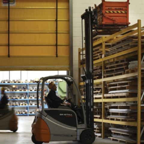 terza foto dell'interno dell'industria