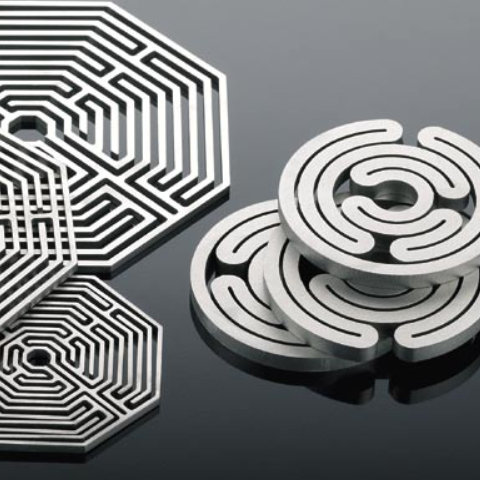 oggetto lavorato col taglio ad acqua