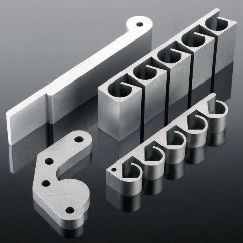 oggetto lavorato col taglio ad acqua