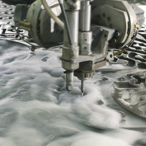 seconda immagine della macchina flow-waterjet